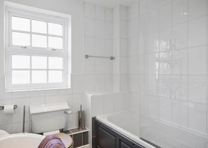 Lovely 4 Bedroom House In - Sleeps 10 Semesterbostad York