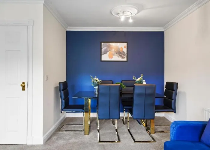 Lovely 4 Bedroom House In - Sleeps 10 York