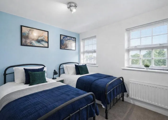 Lovely 4 Bedroom House In - Sleeps 10 York